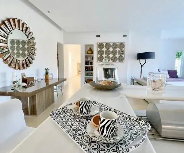 Luxury Alaia With Panoramic Views, Kostos, Paros Villa