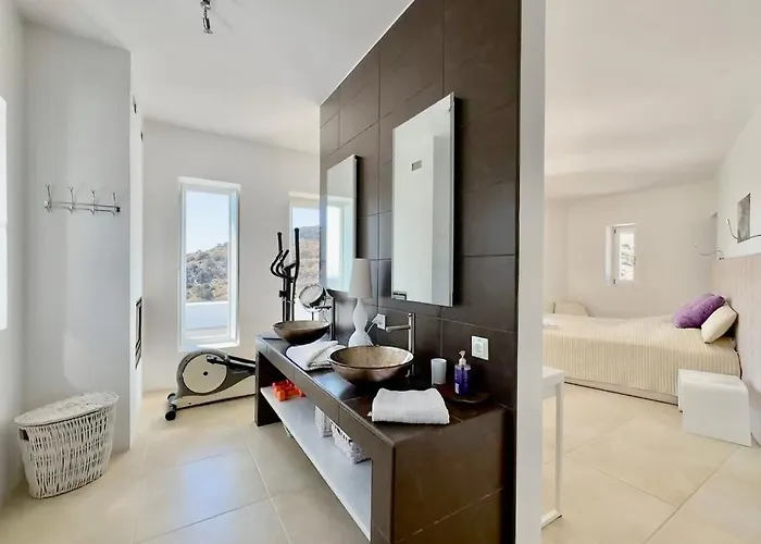 Luxury Alaia With Panoramic Views, Kostos, Paros Villa *